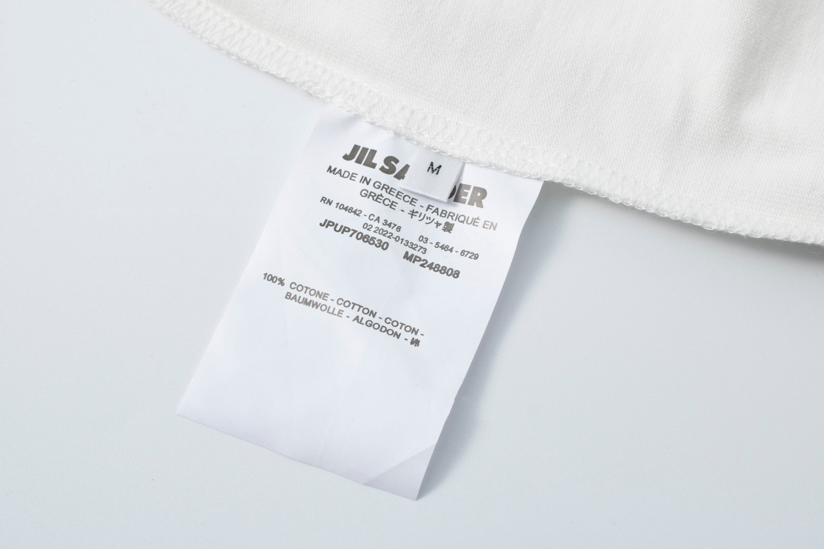 weißes T-Shirt