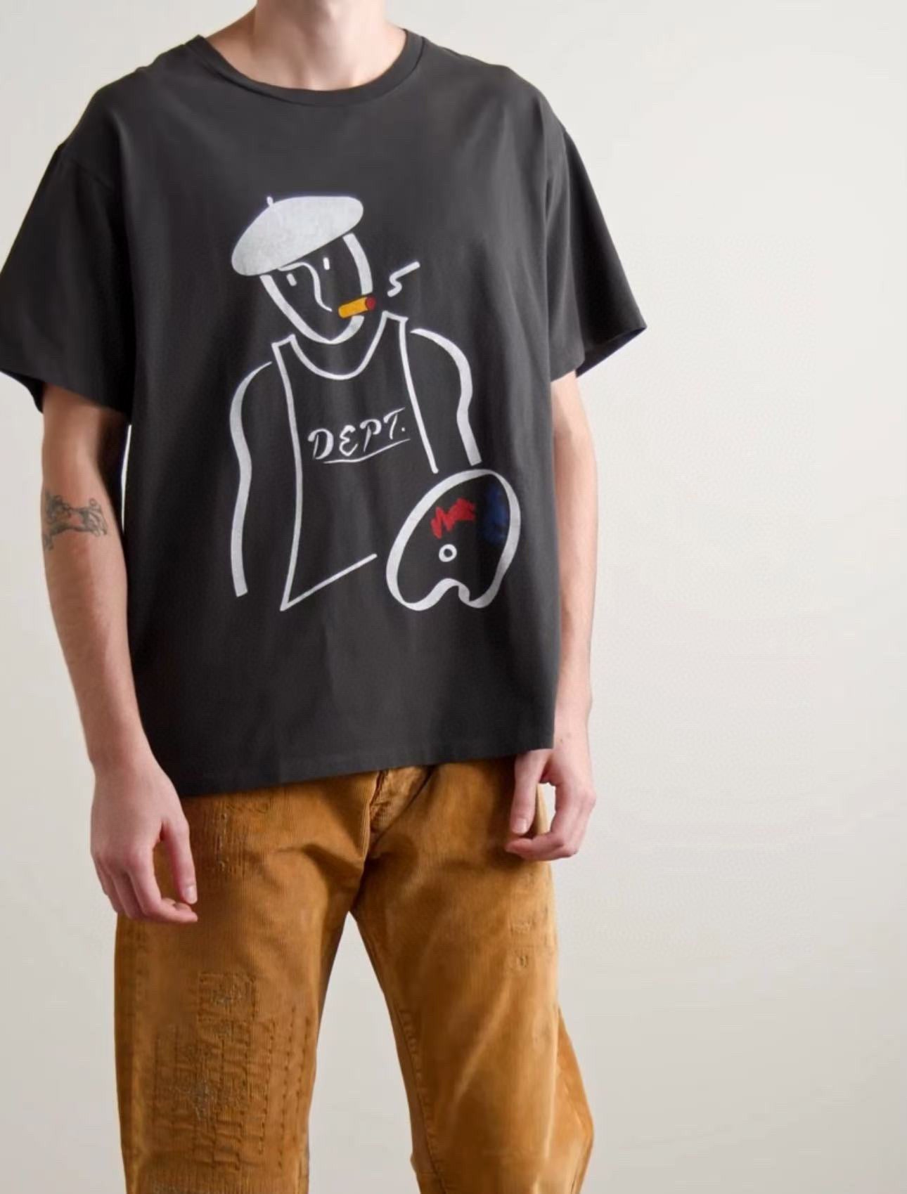 Schwarzes T-Shirt
