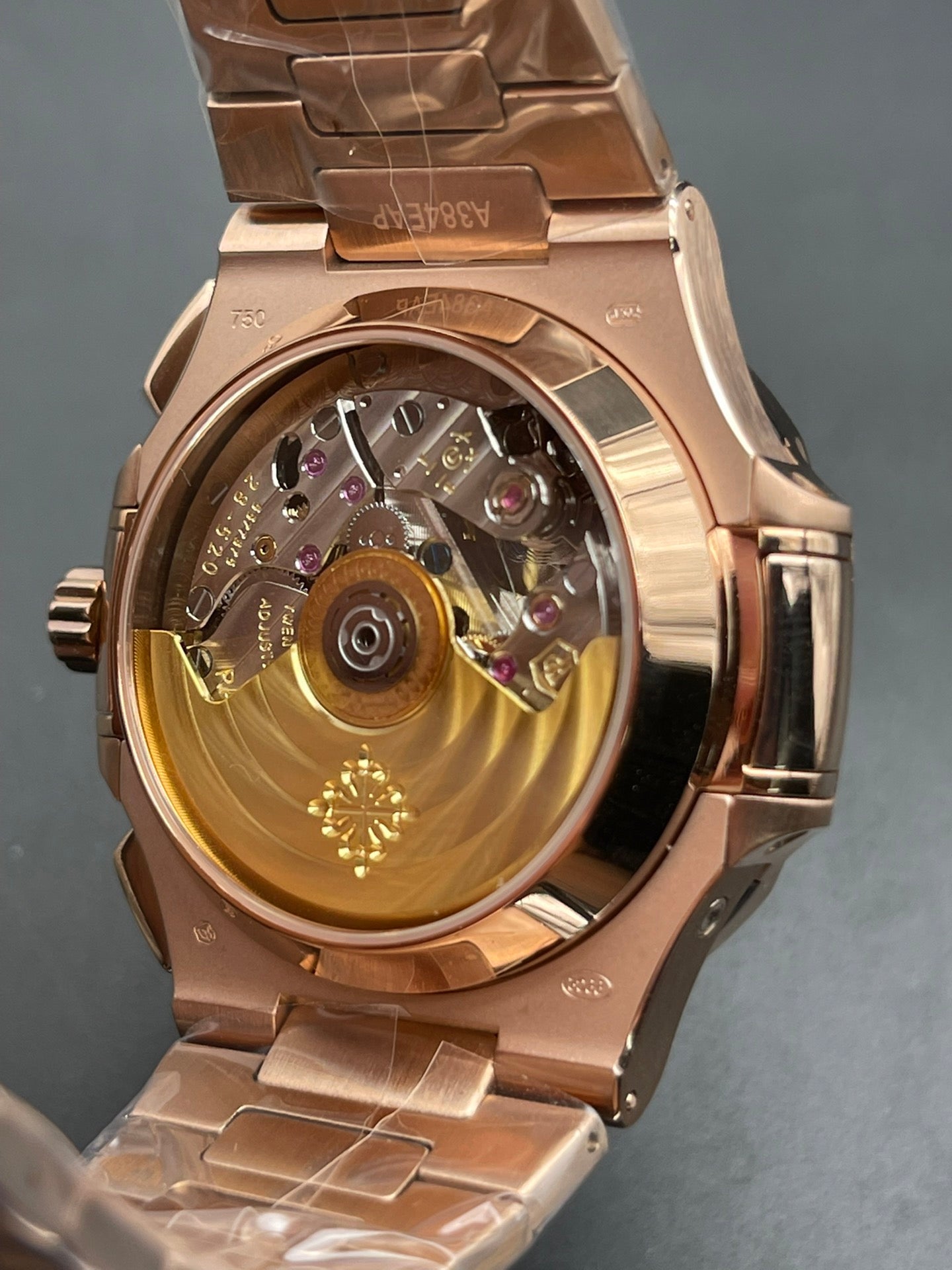 Goldfarbene Uhr