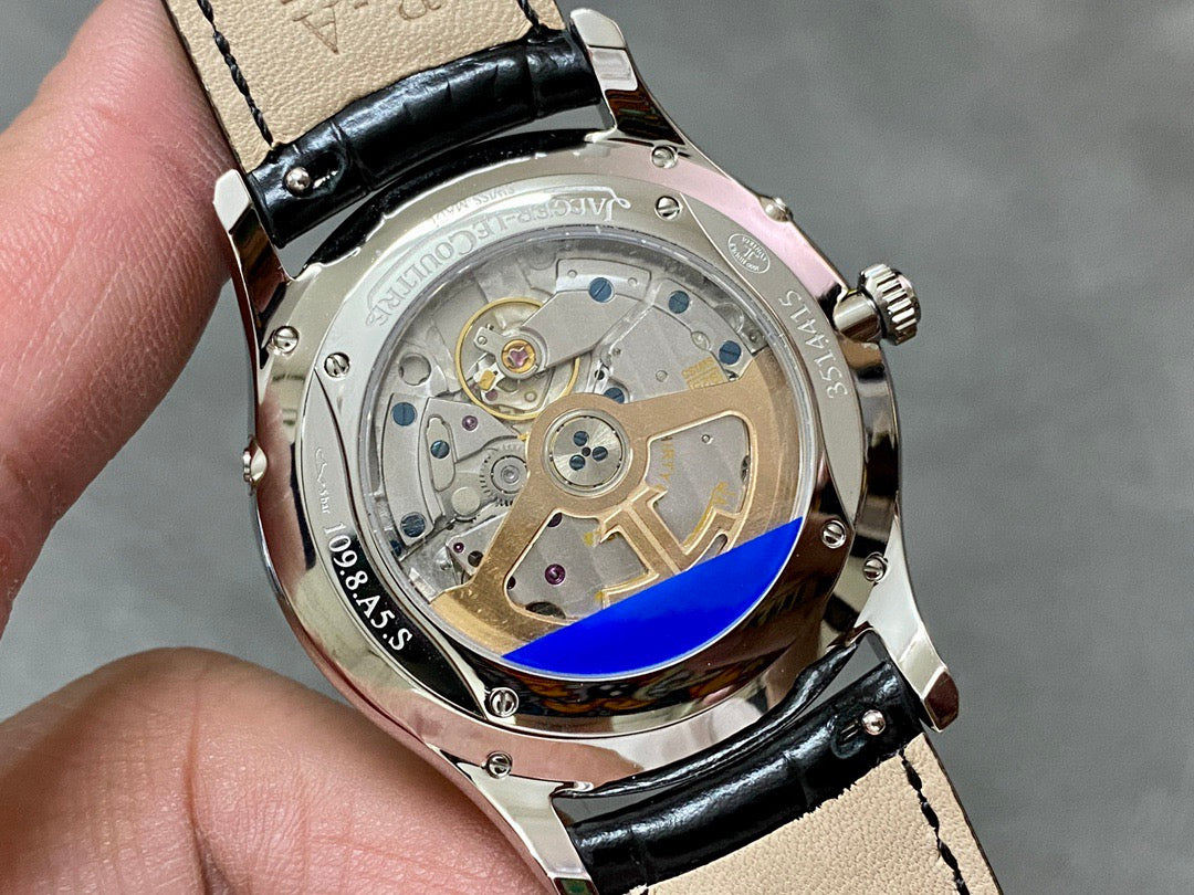 Schwarze Uhr