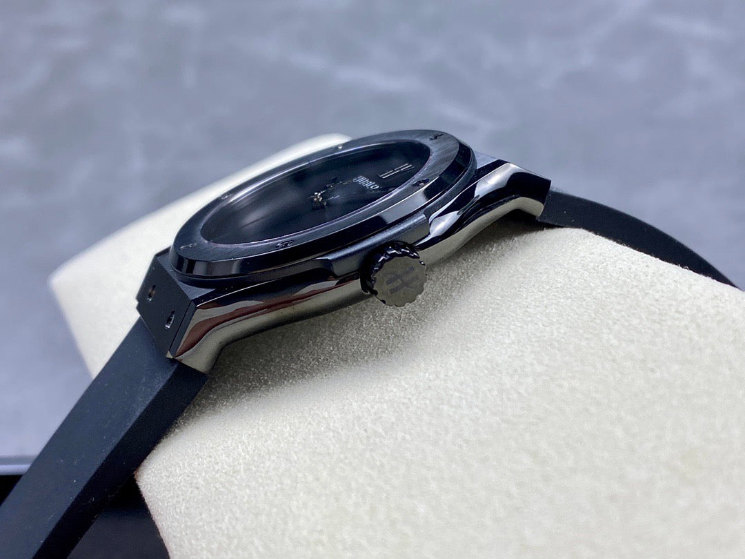 Schwarze Uhr
