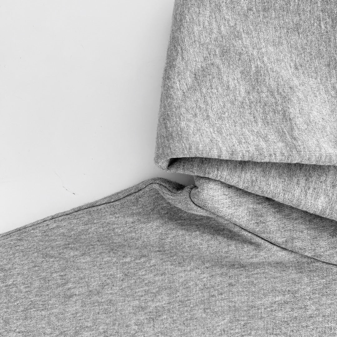 Sudadera con capucha gris