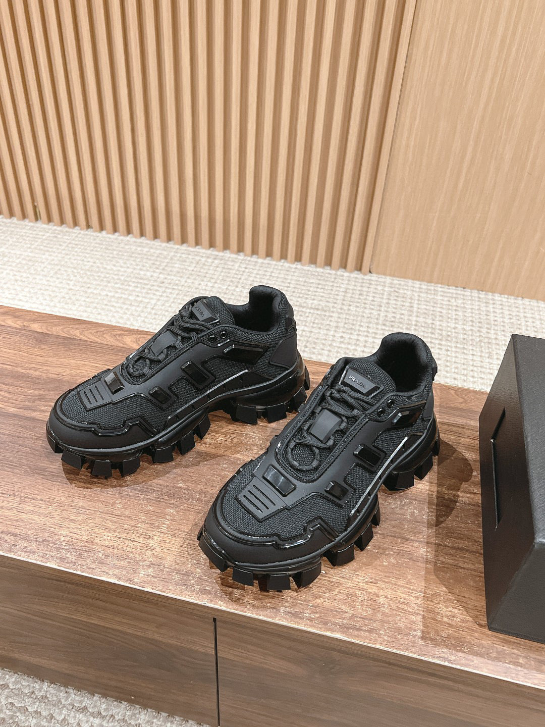Weiß-Grüne Schuhe