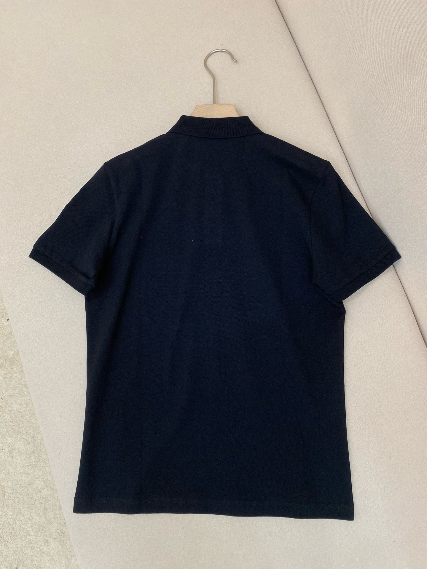 White and Black T-Shirt - FashionHype.xyz