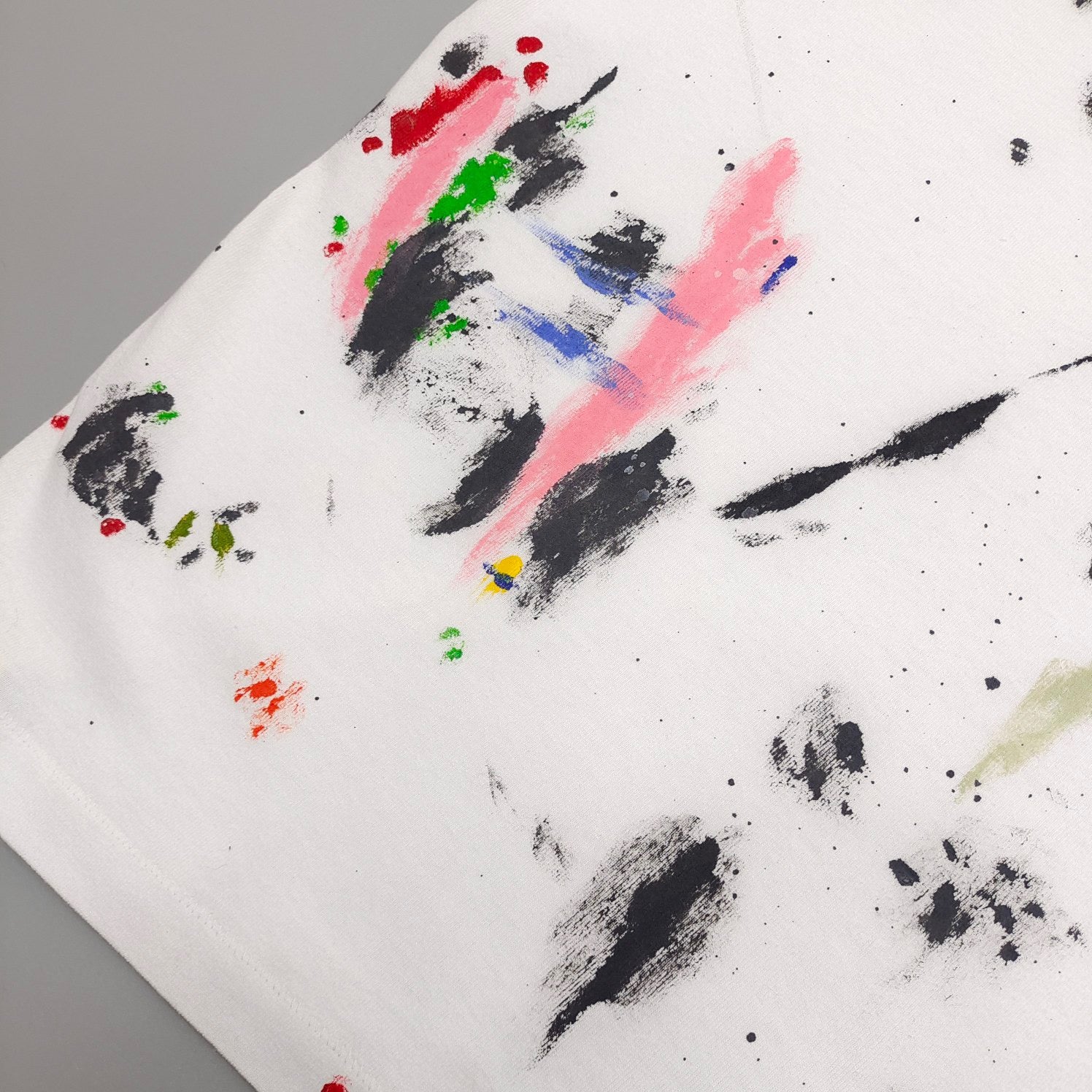 White T-shirt - FashionHype.xyz