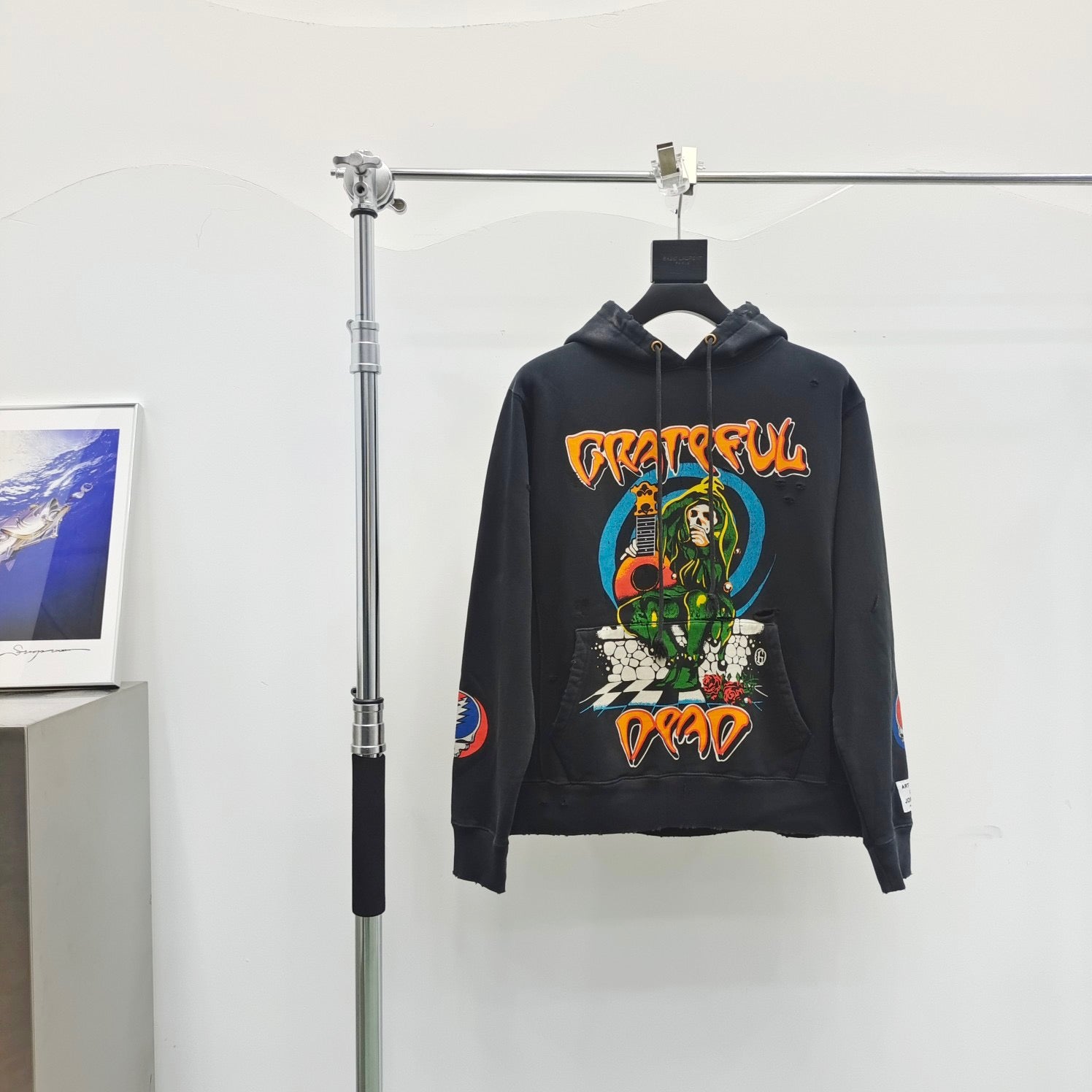 Schwarzgrauer Hoodie