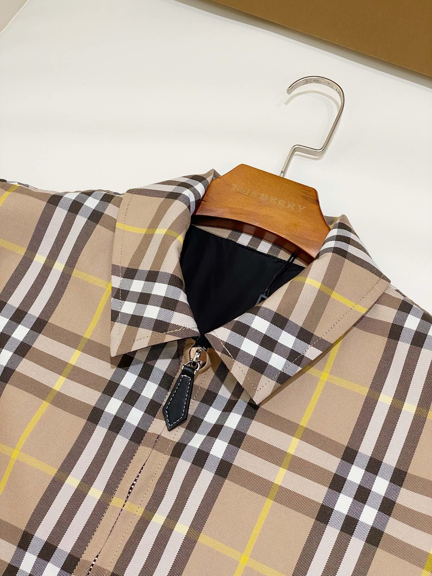 Mehrfarbige Jacke
