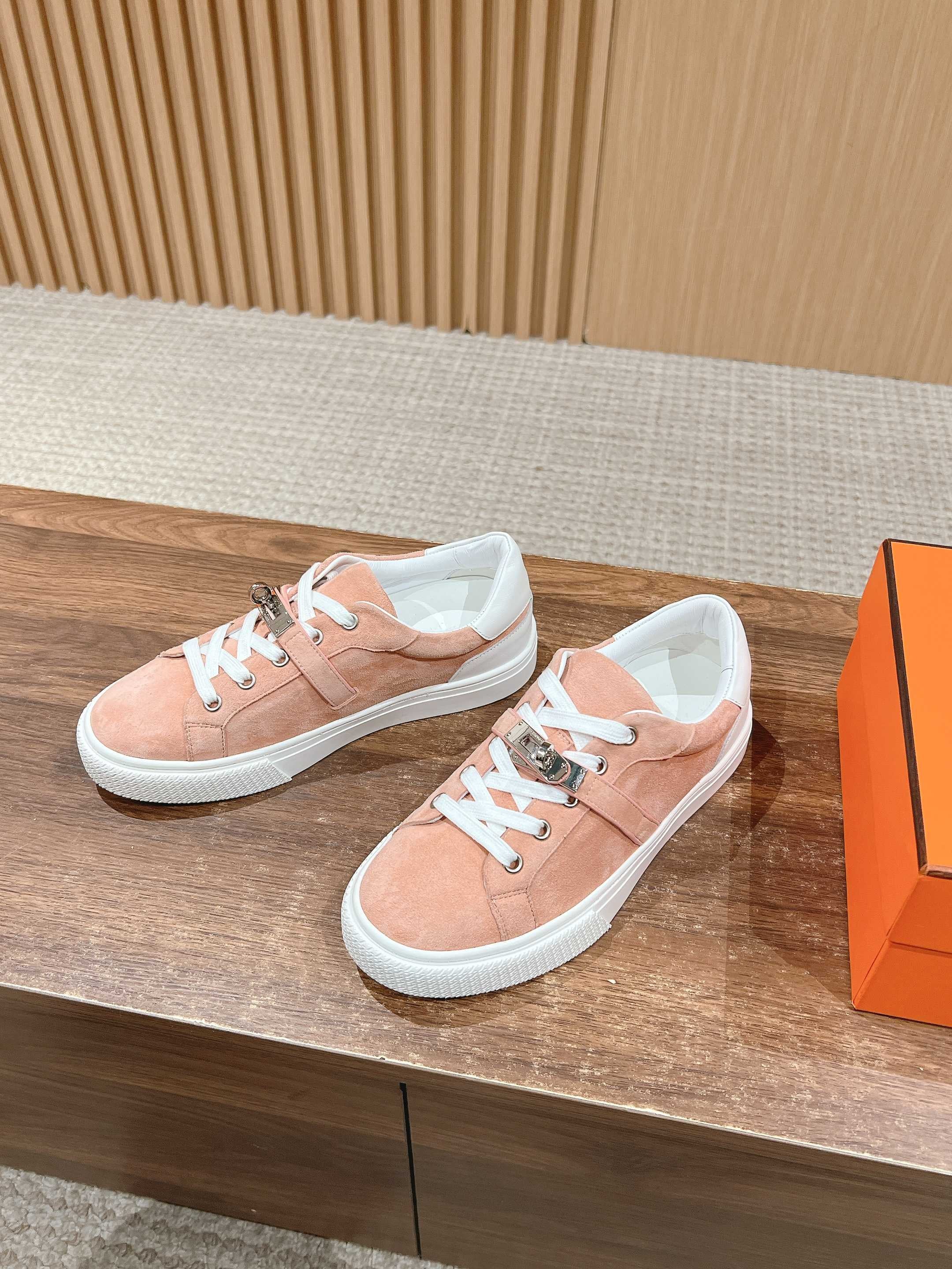 Mehrfarbige Schuhe
