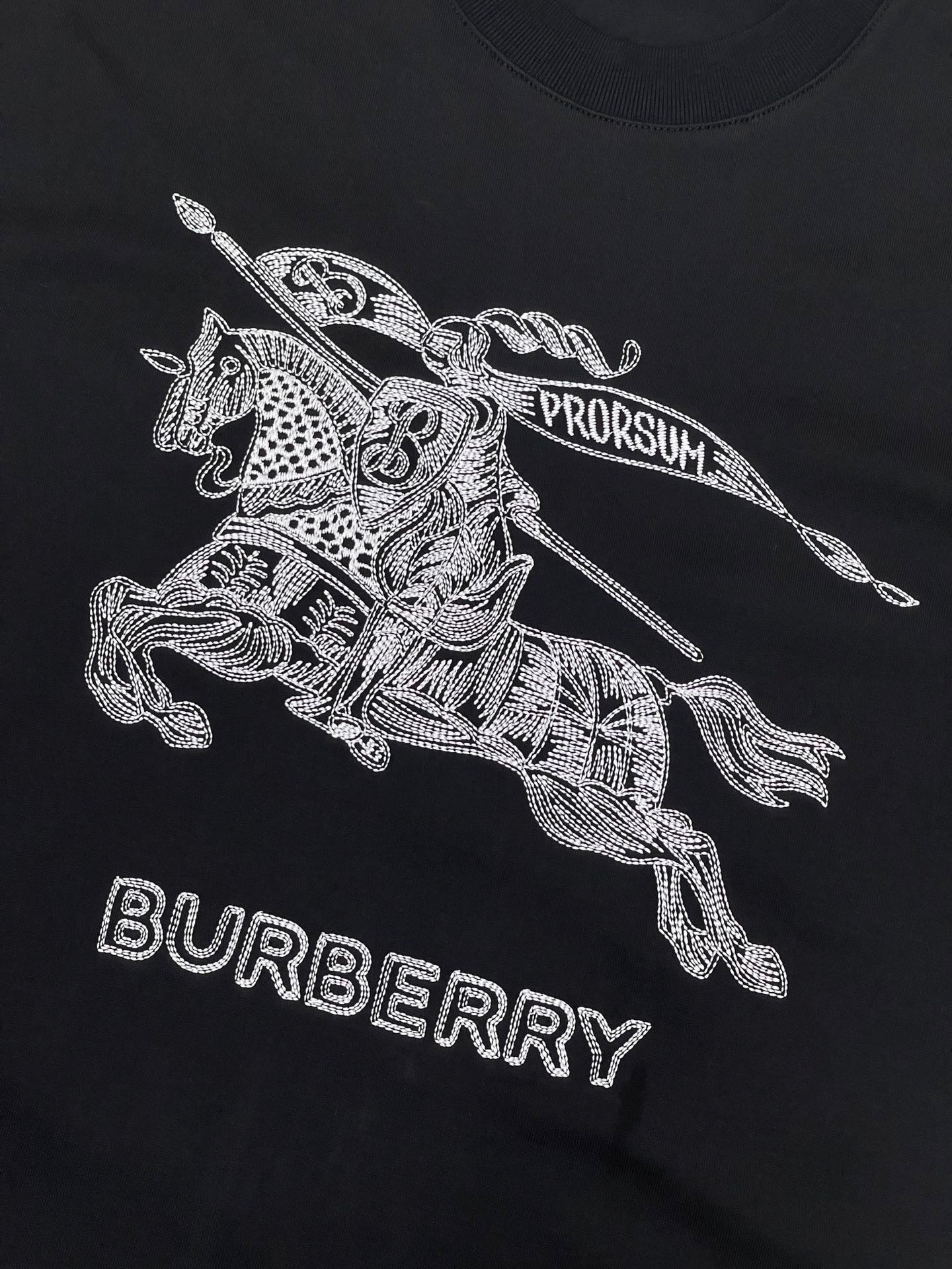 Schwarzes T-Shirt