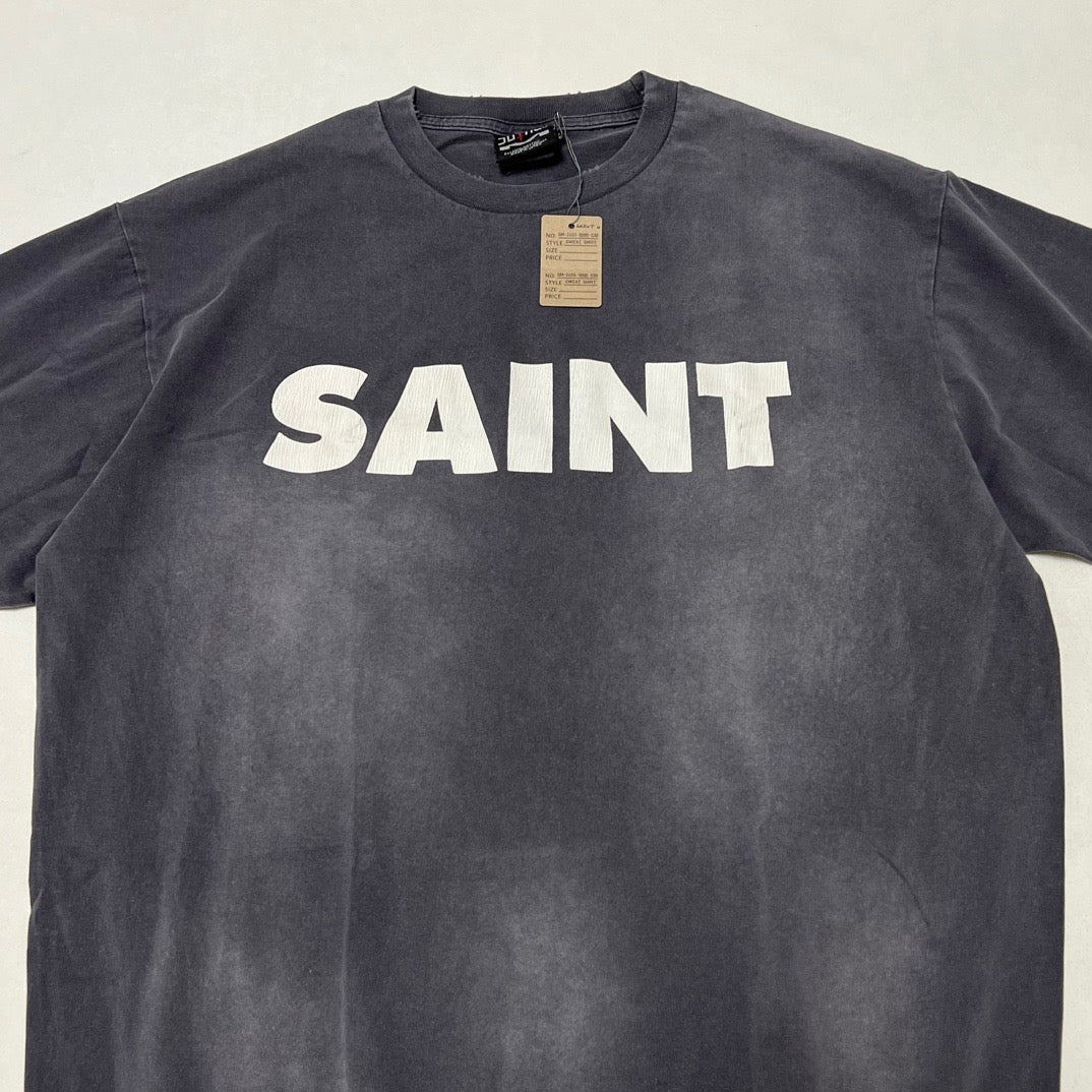 Dunkelschwarzes T-Shirt