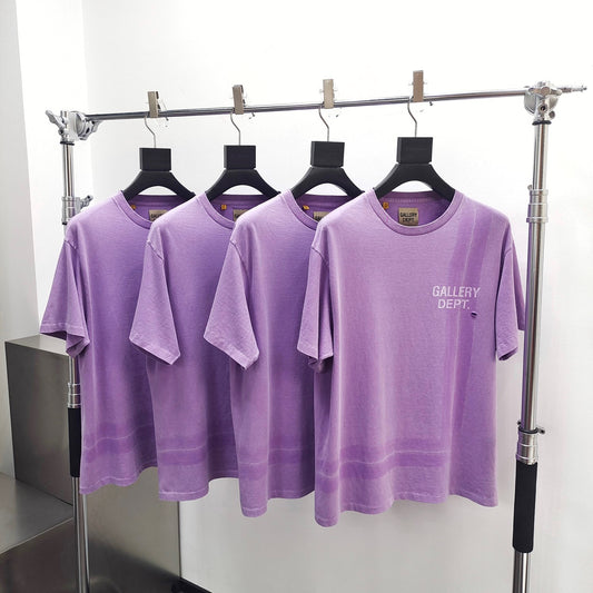 Himmelblaues T-Shirt