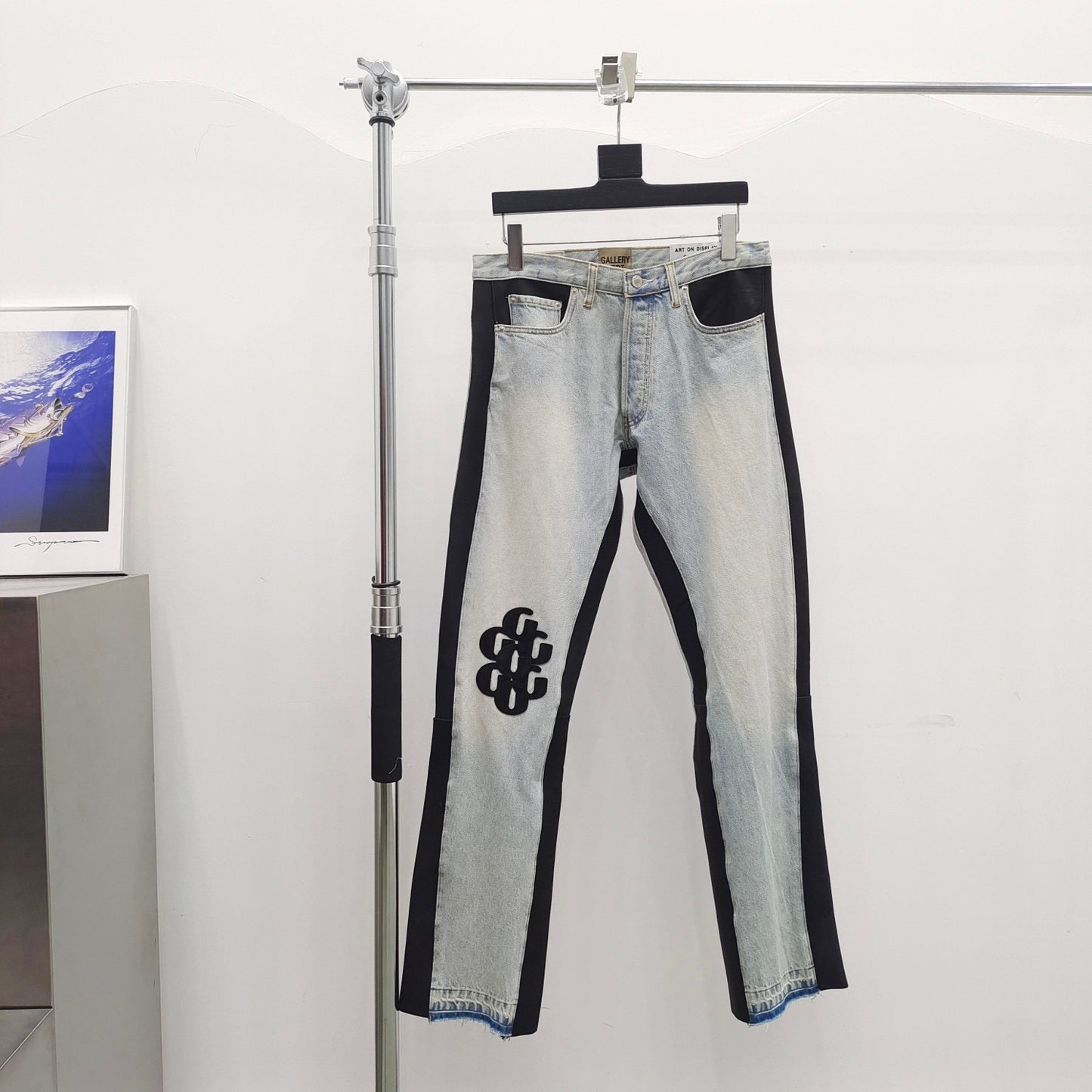 Grau schwarze Hose