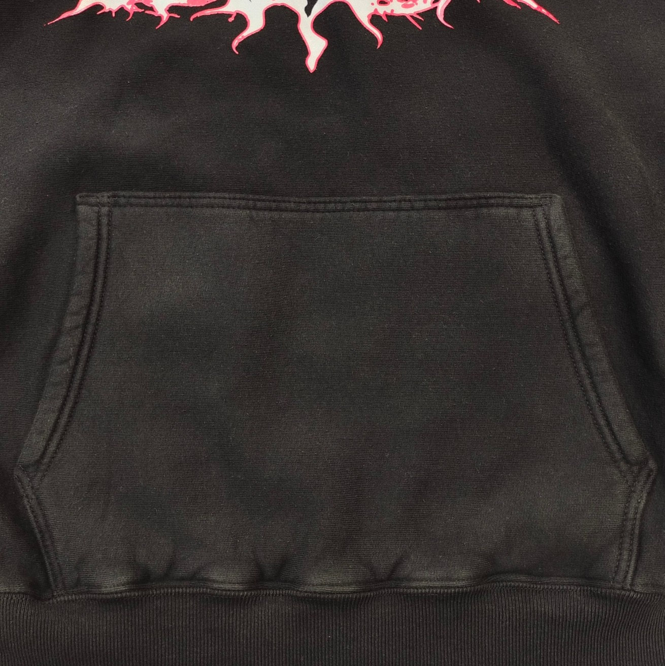 Schwarzer Hoodie