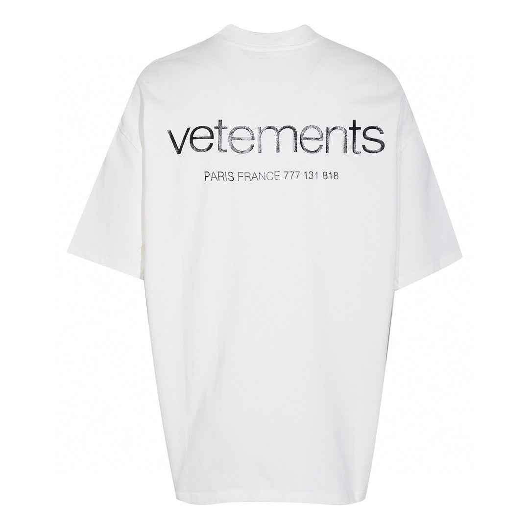 Schwarz-weißes T-Shirt