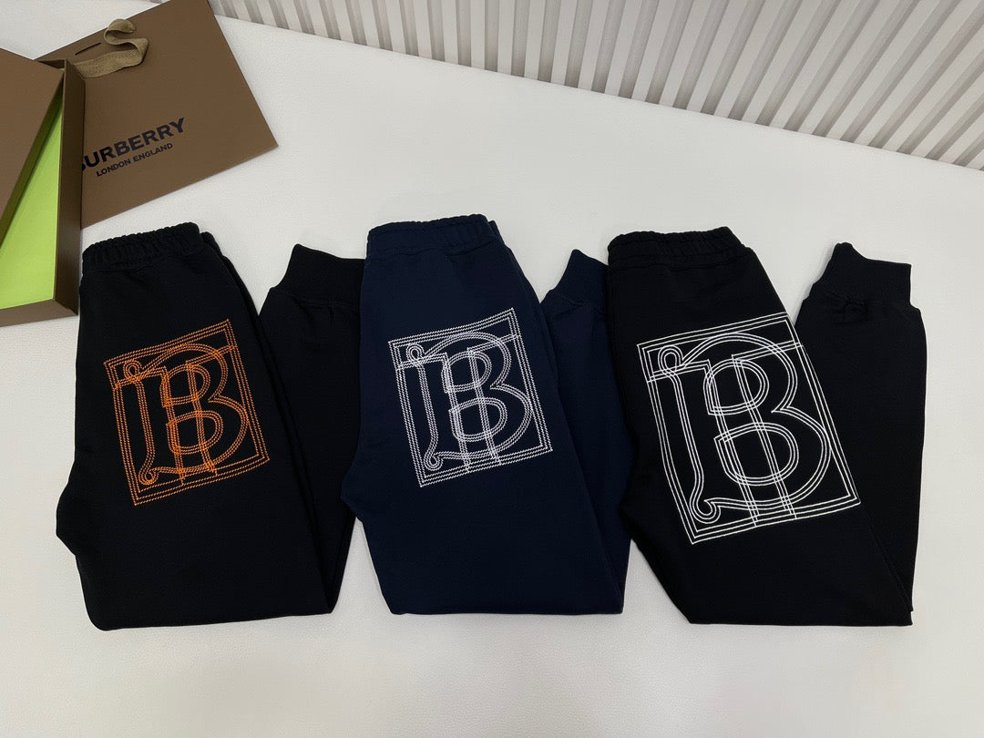 Schwarze und blaue Hose