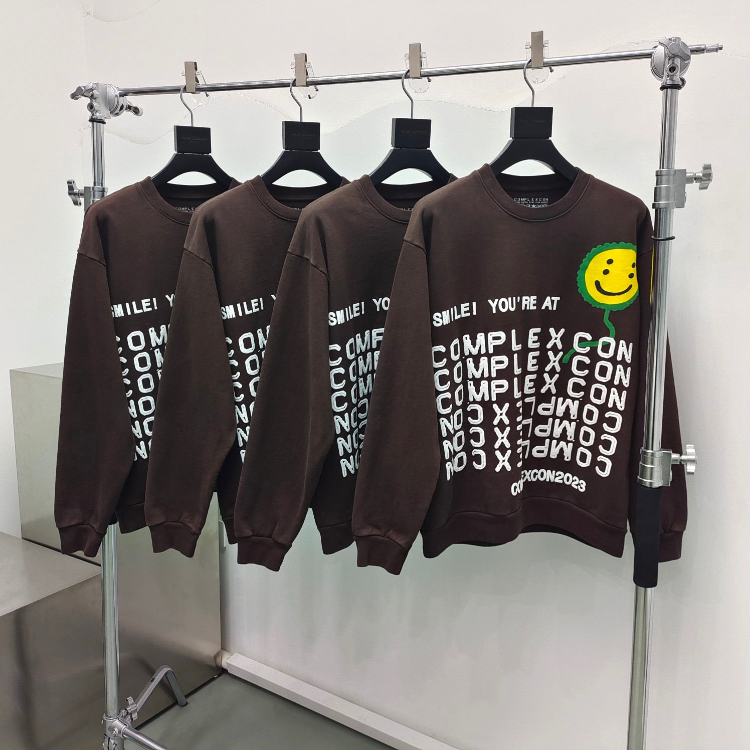 Dunkelschwarzes Sweatshirt