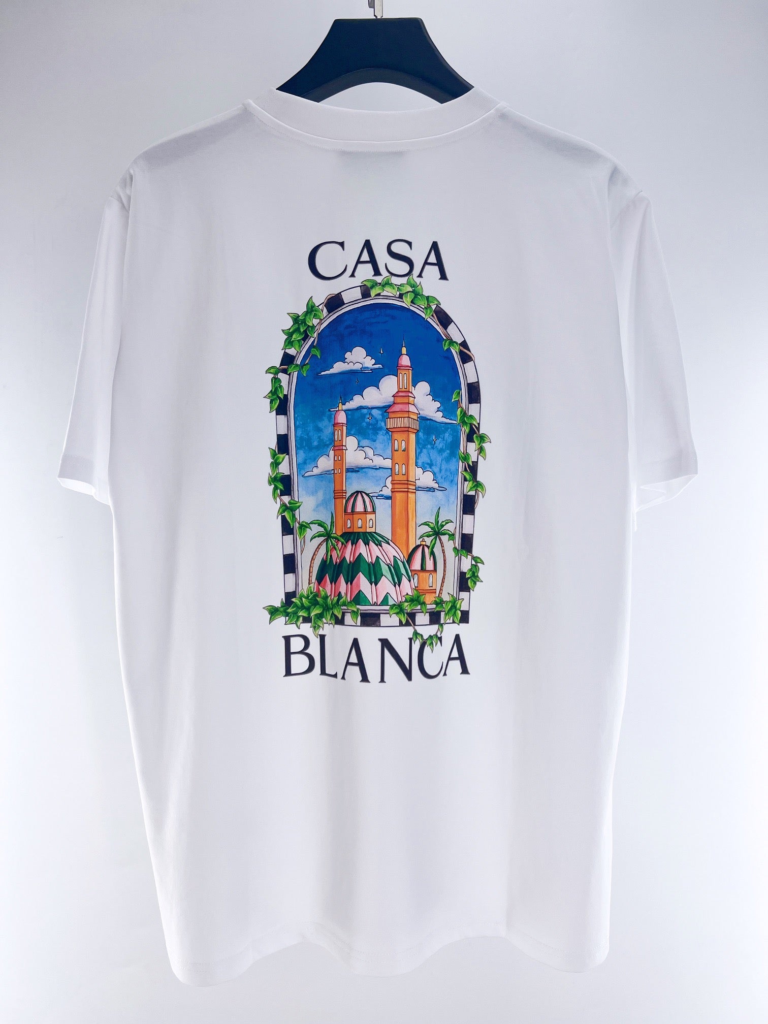 White T-shirt - Size XL - FashionHype.xyz
