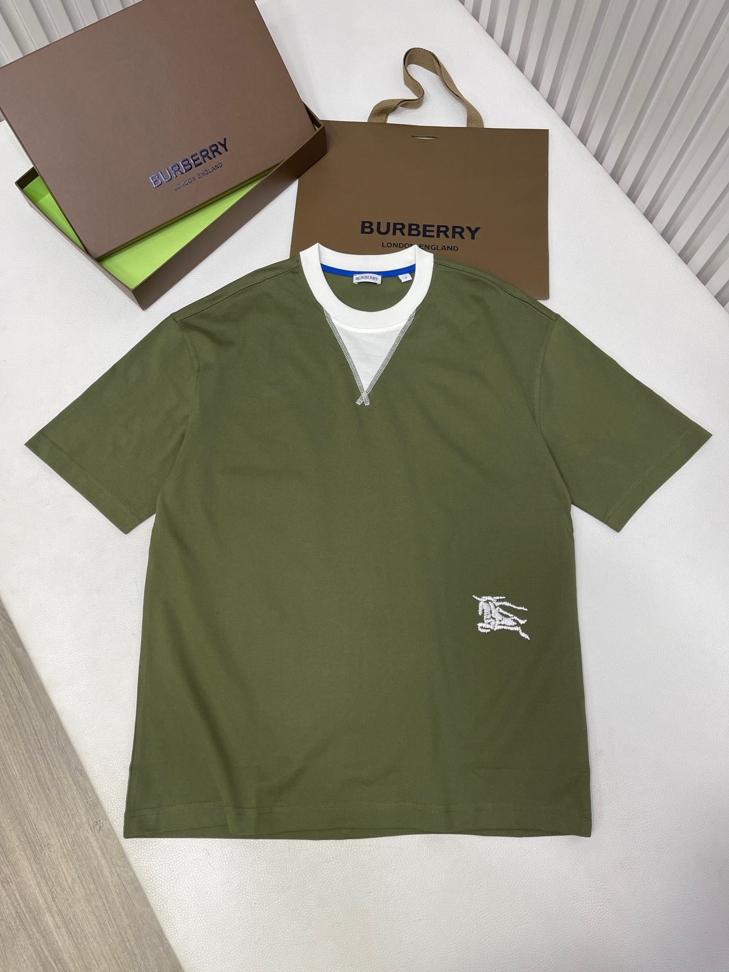 Grey and Green T-shirt - FashionHype.xyz