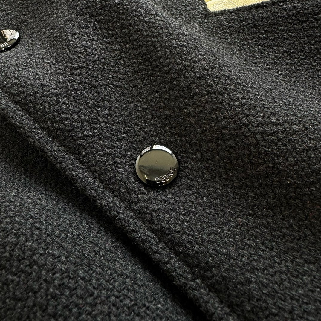 Schwarze weiße Jacke