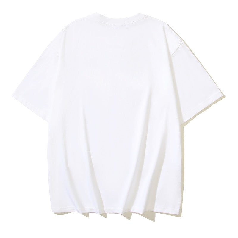 Weißes und schwarzes T-Shirt