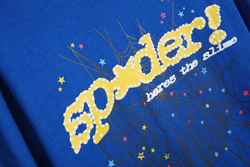 Blaues und himmelblaues T-Shirt