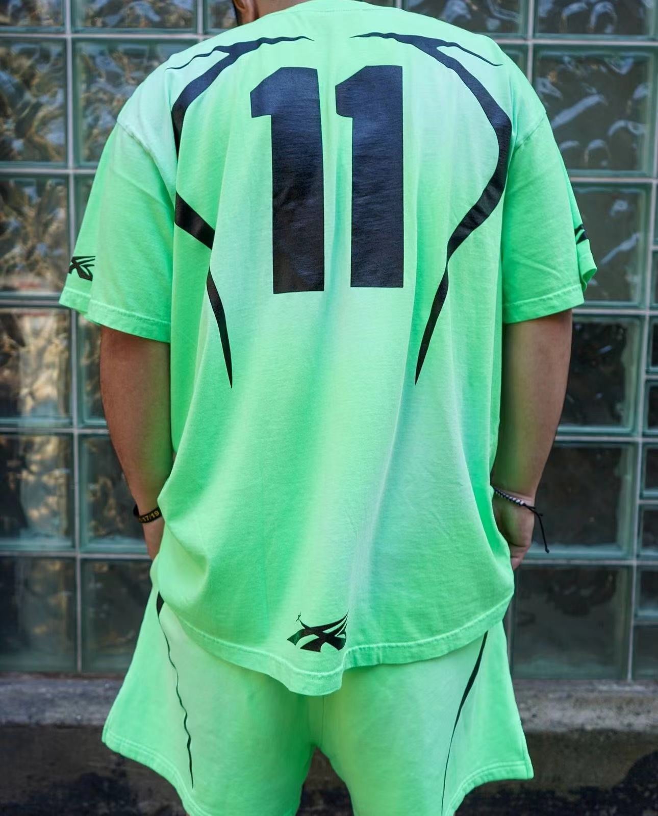 تي شيرت أخضر غامق