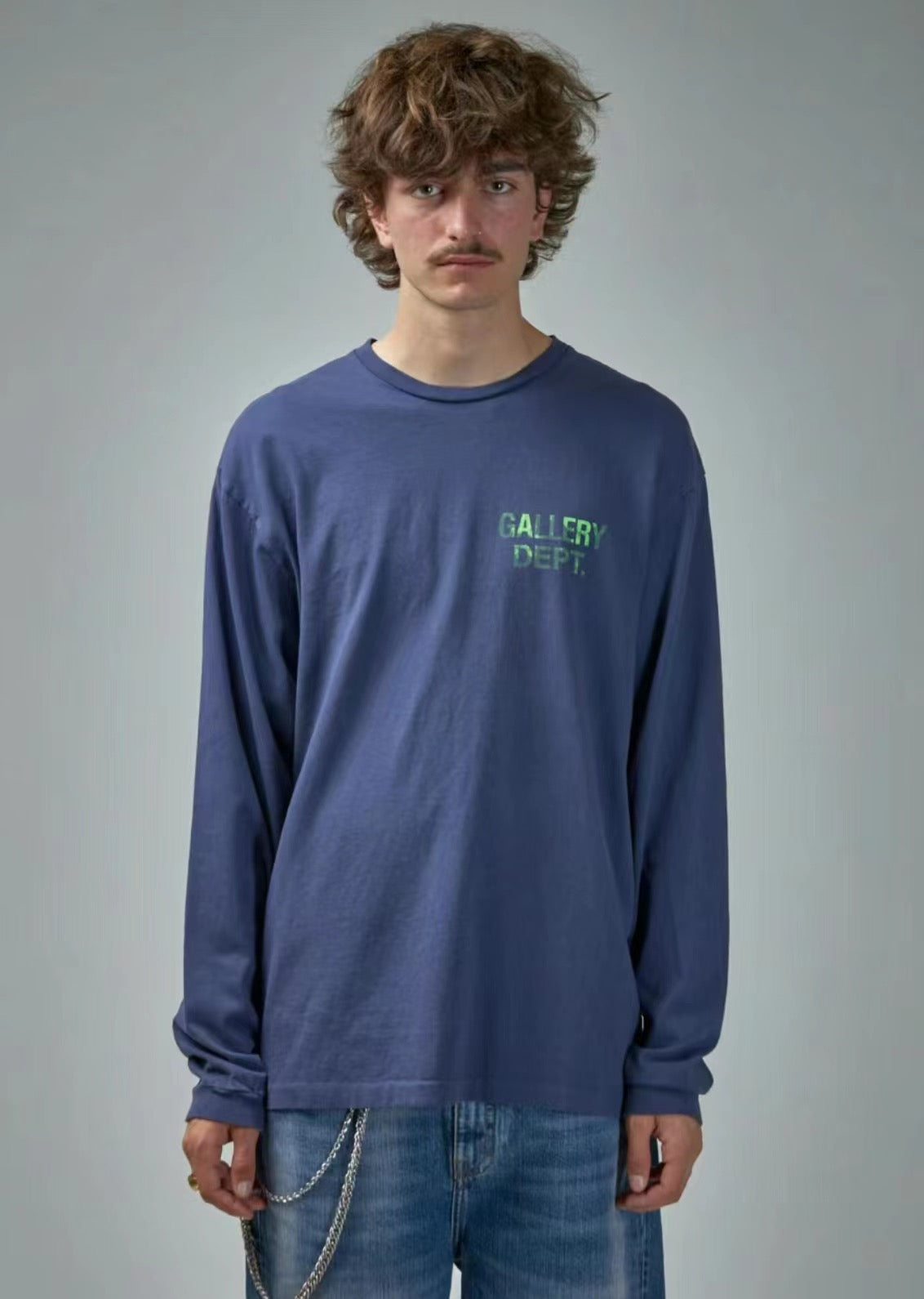 Blaues und himmelblaues Sweatshirt
