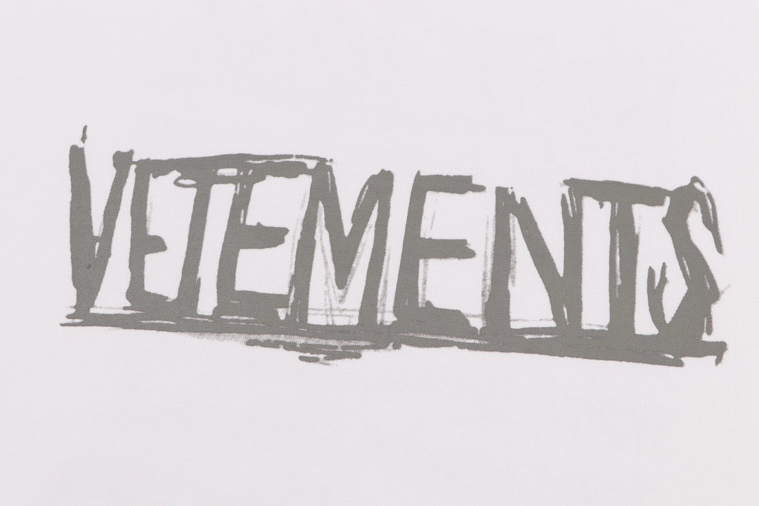 تي شيرت متعدد الألوان