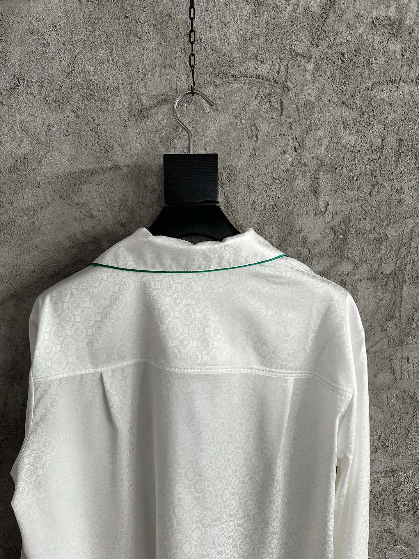 Weiße Jacke