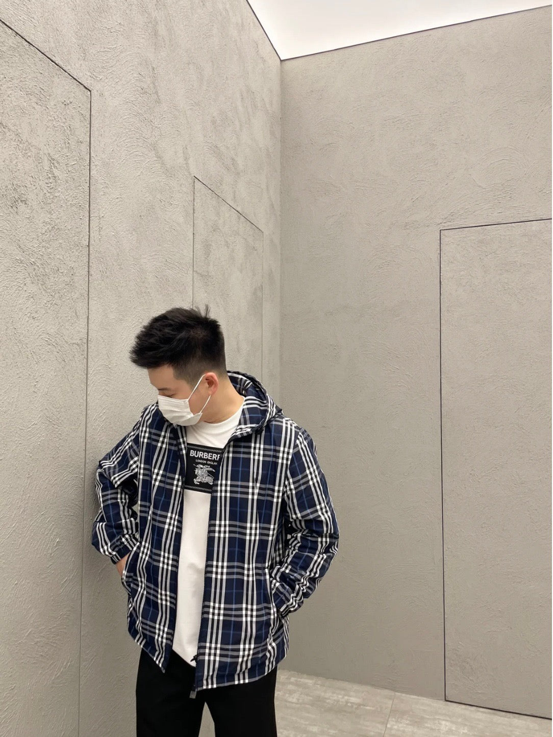 Blau-weiße Jacke