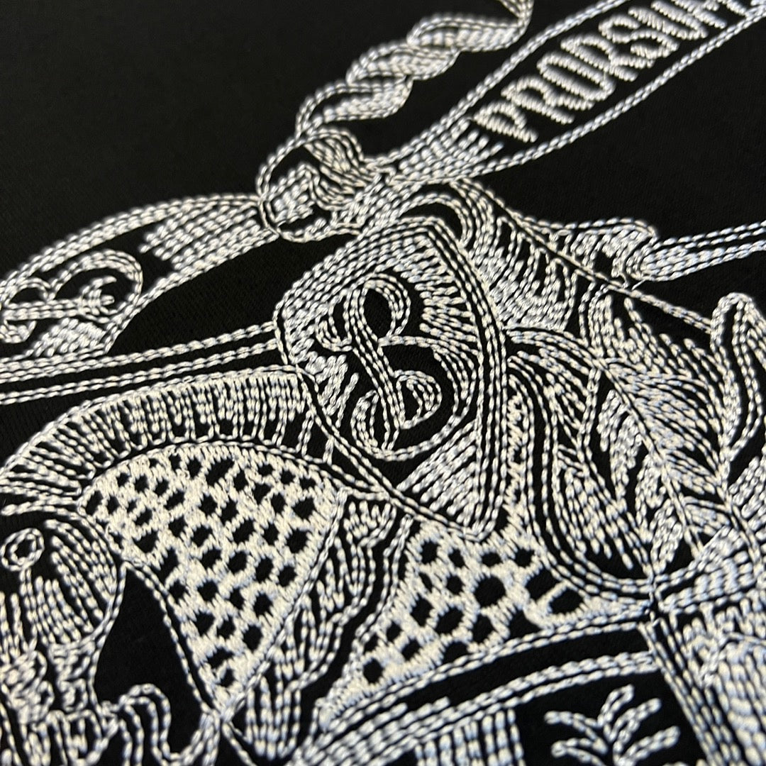 Black T-shirt - FashionHype.xyz