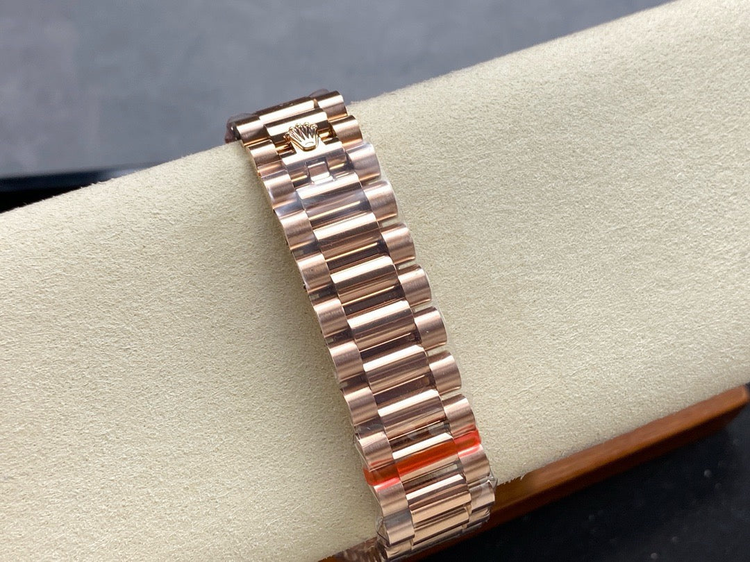 Goldfarbene Uhr