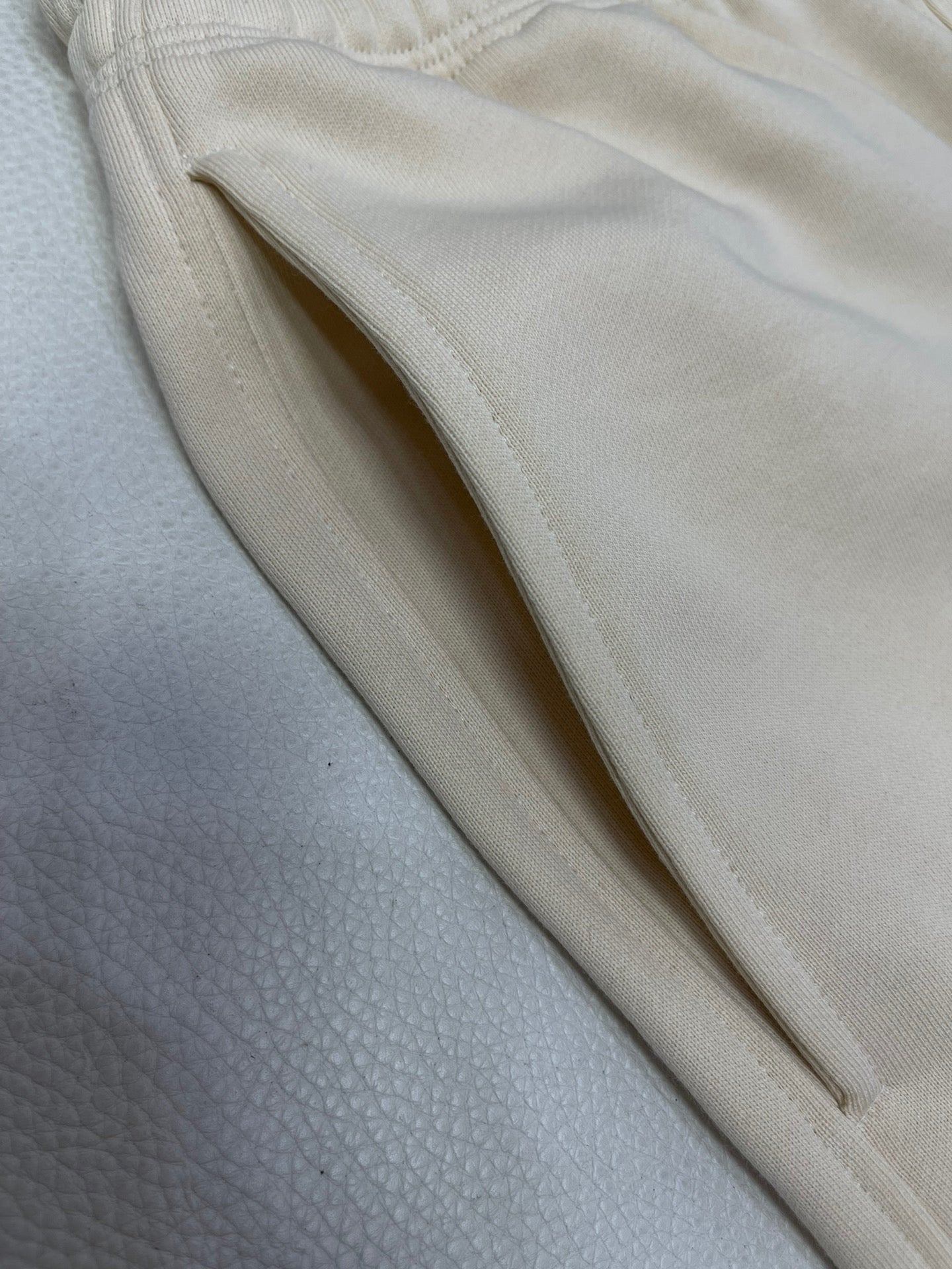 Schwarz, Weiß und Grün Short