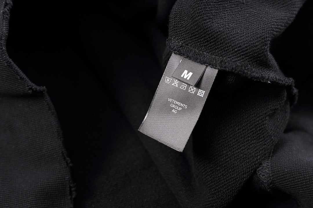 Schwarzer Hoodie