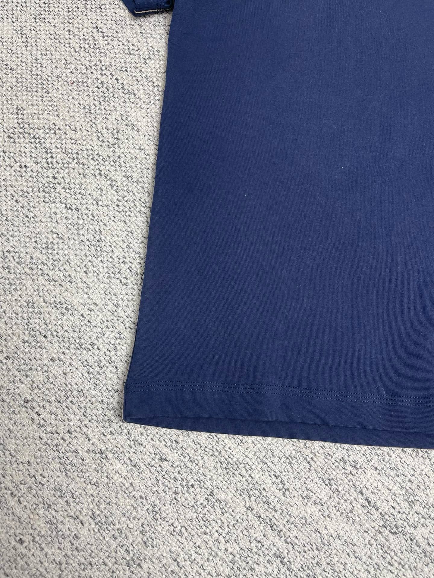 Mehrfarbiges T-Shirt