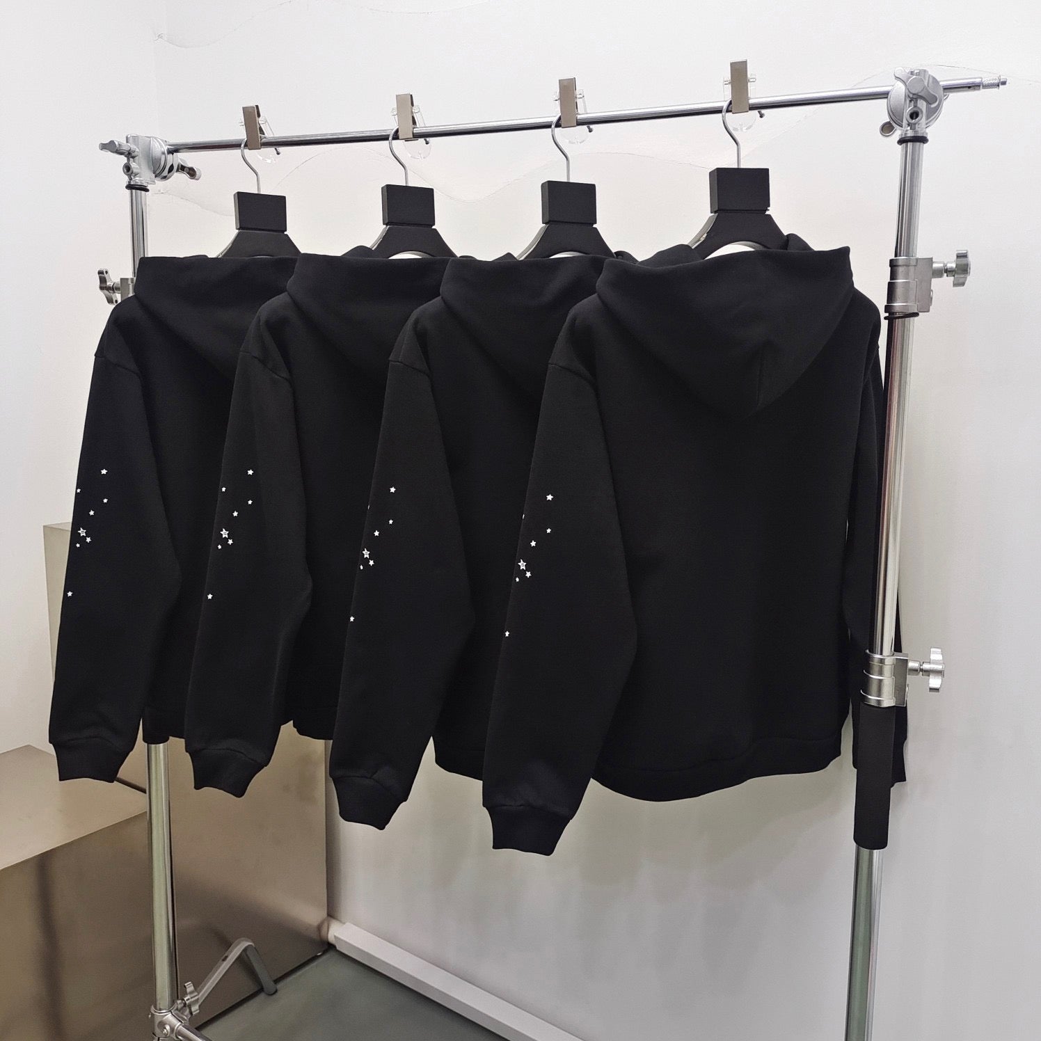 Schwarzer Hoodie