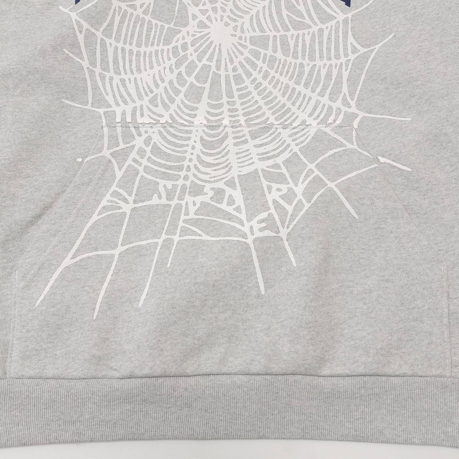 Grauer Hoodie
