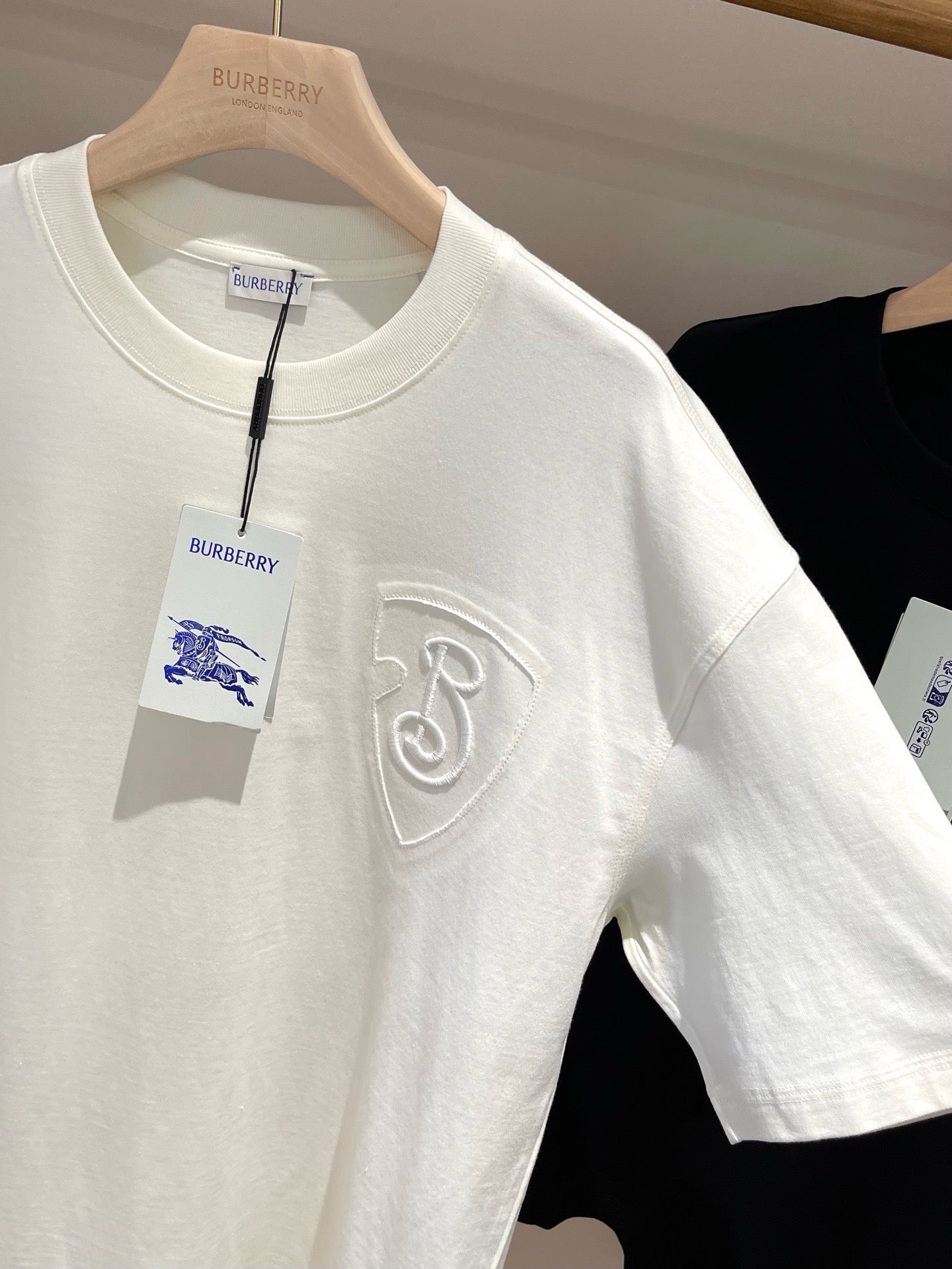 Mehrfarbiges T-Shirt