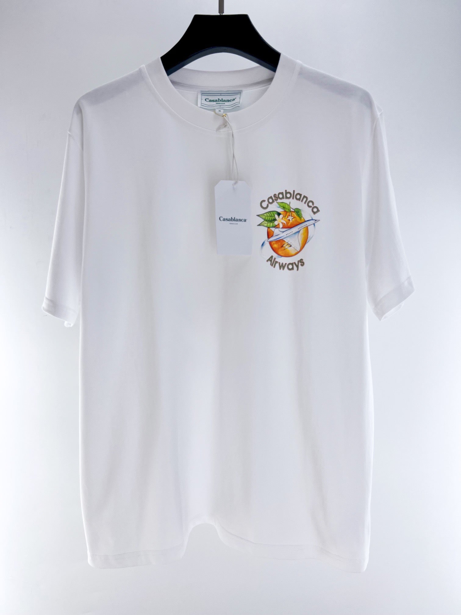 Schwarz-weißes T-Shirt