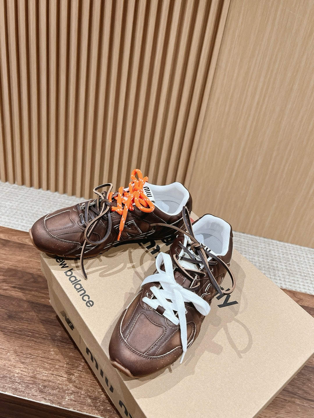 Mehrfarbige Schuhe