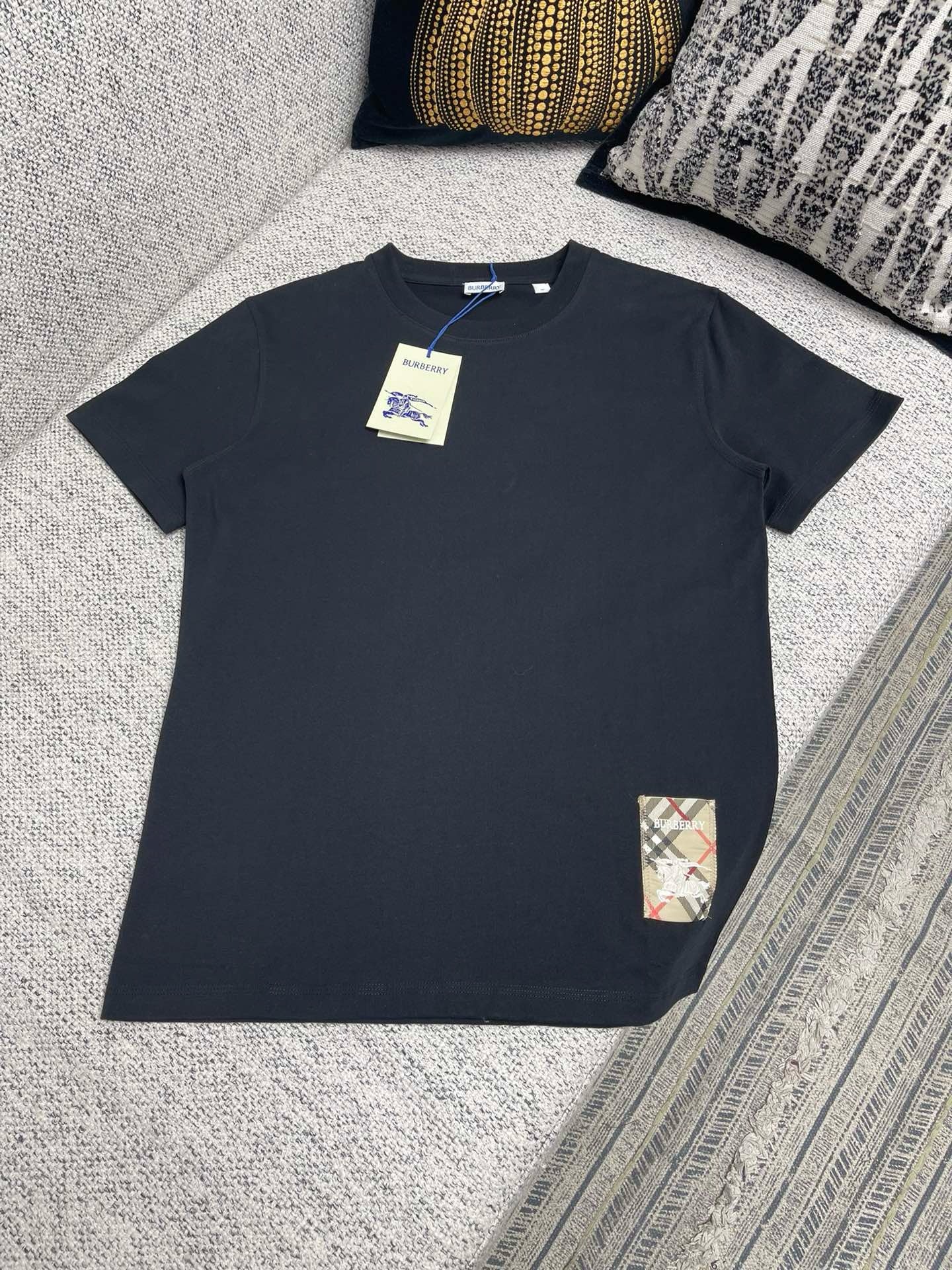 Mehrfarbiges T-Shirt