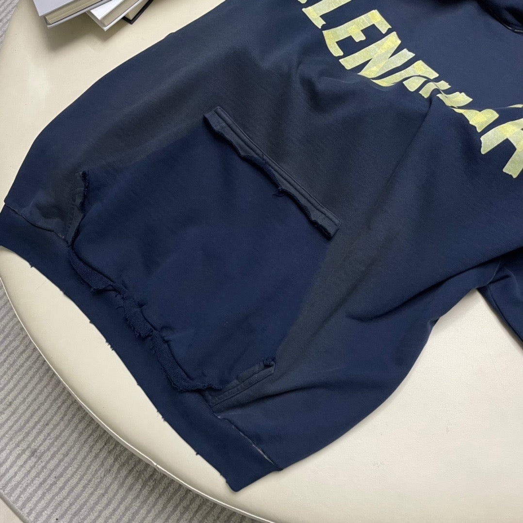 Blauer Hoodie