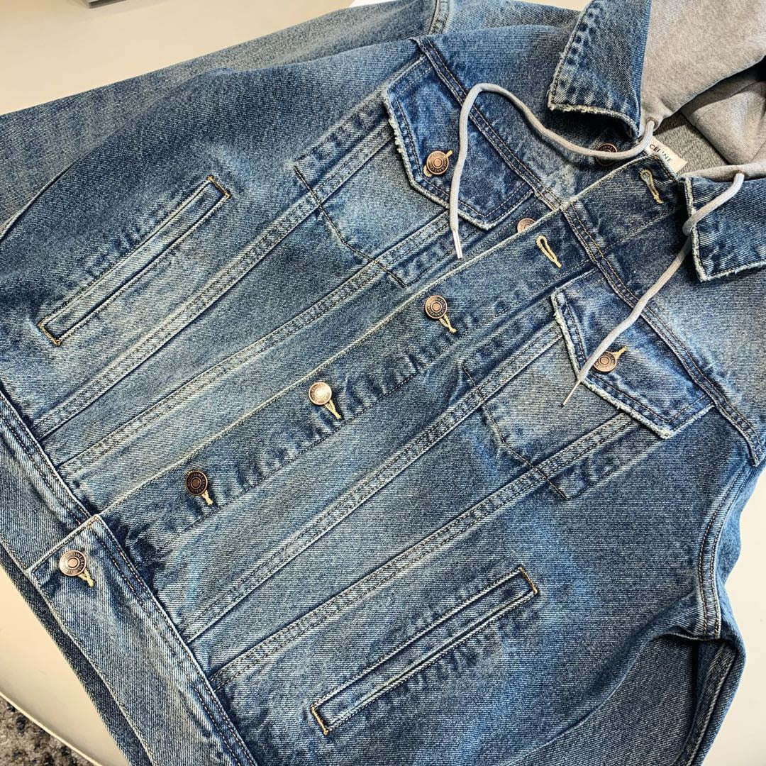 سترة سوداء داكنة وزرقاء داكنة