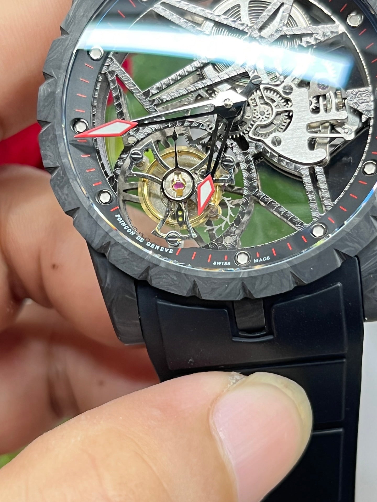 Schwarze Uhr