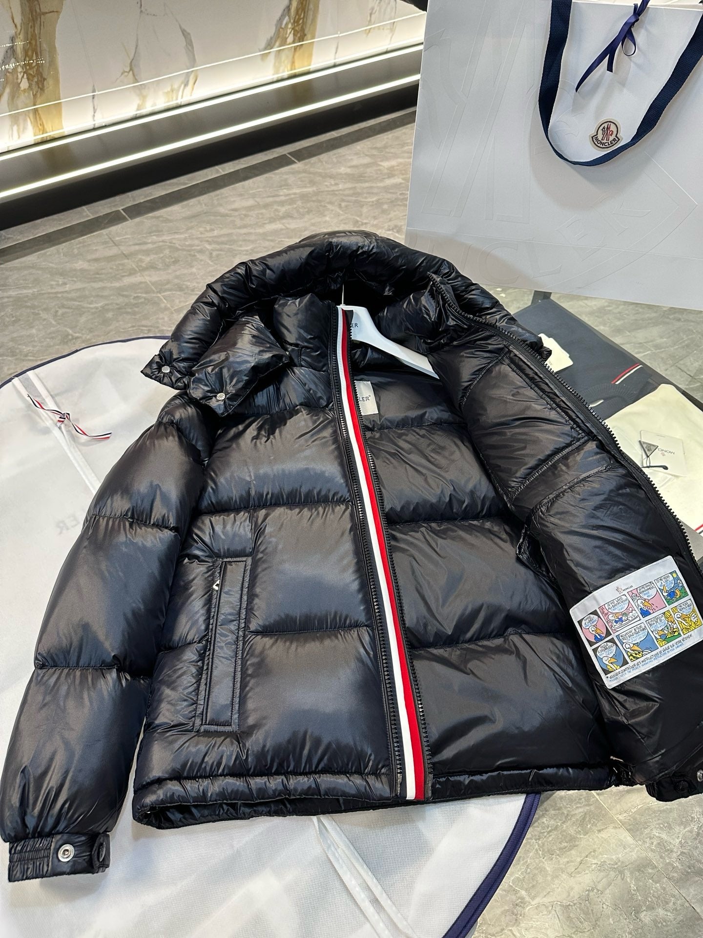 Black Jacket - FashionHype.xyz