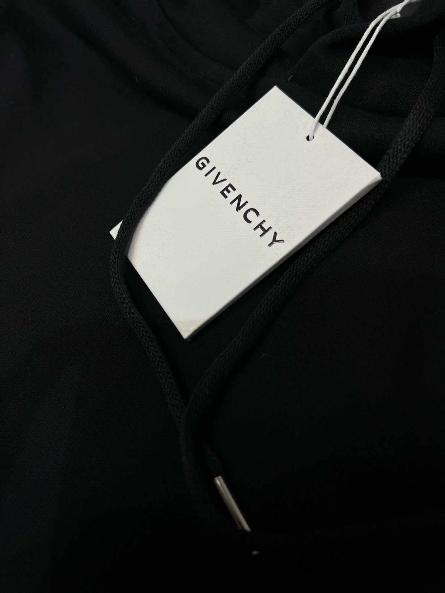 Schwarzer Hoodie