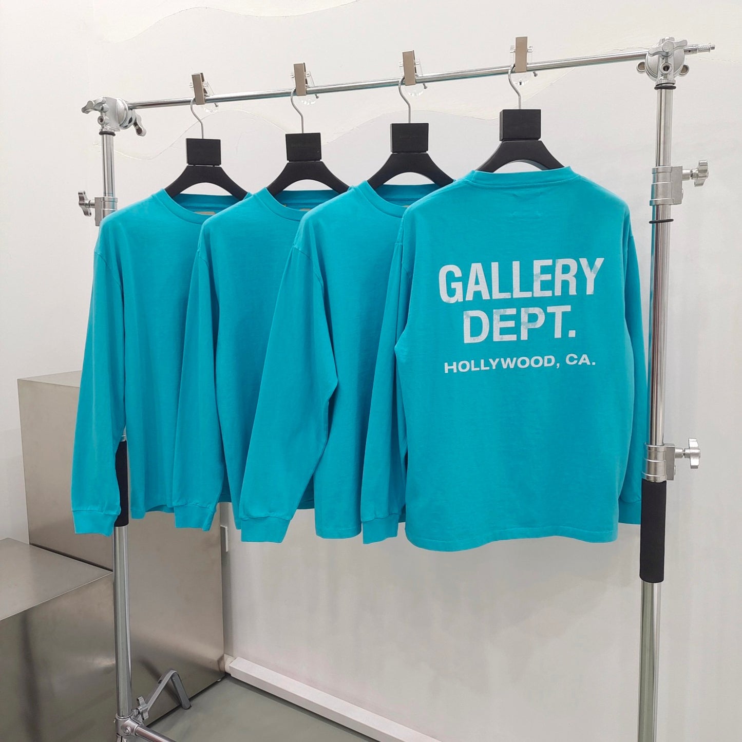 Blaues und himmelblaues Sweatshirt