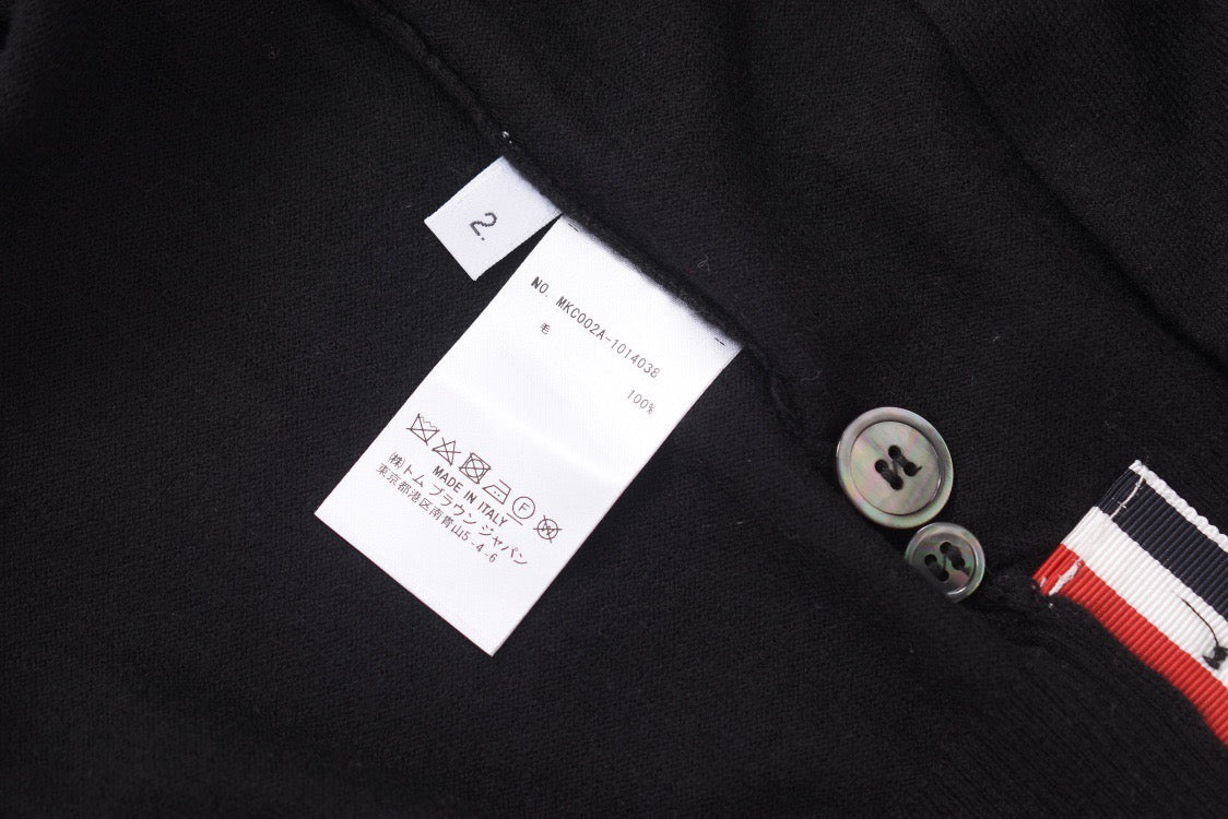 Schwarze, marineblaue, graue und dunkelgraue Jacke