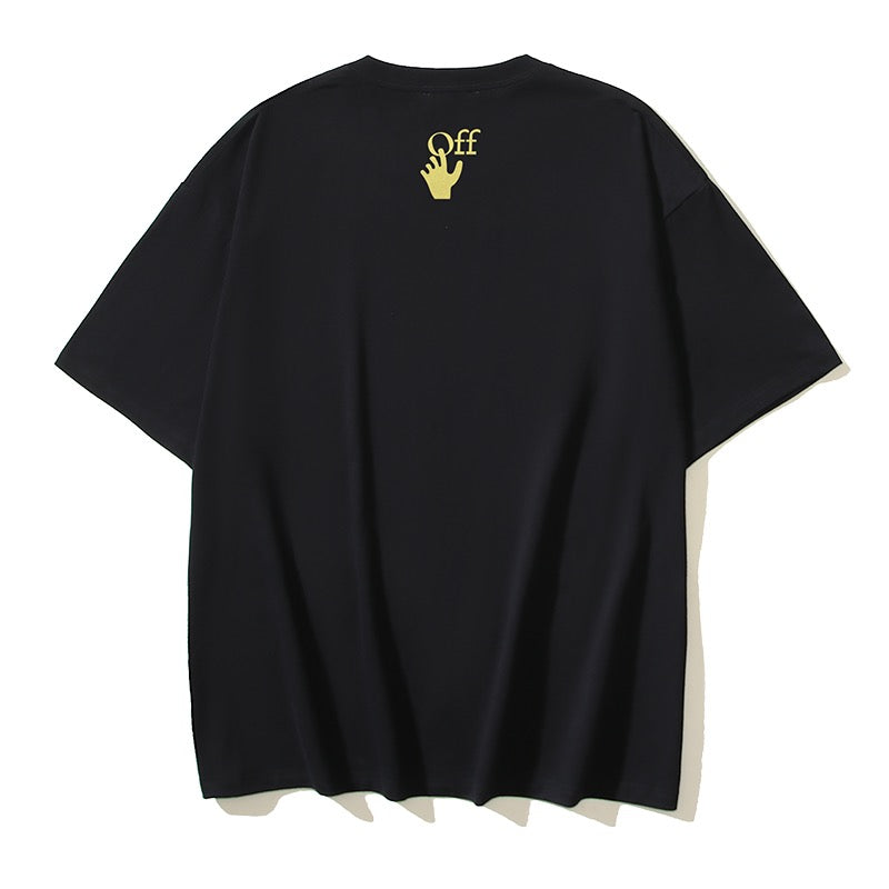 Weißes und schwarzes T-Shirt