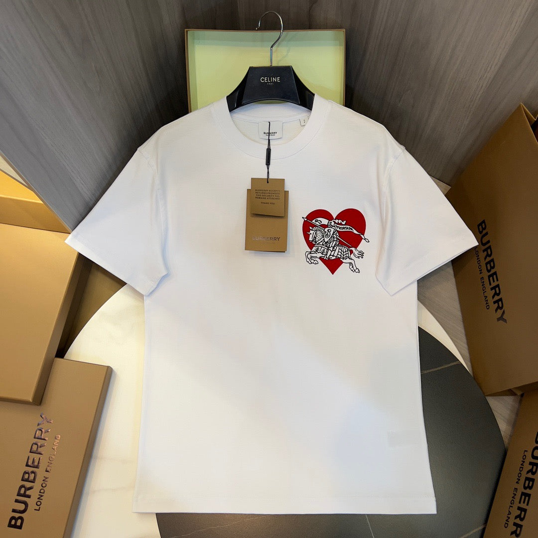 تي شيرت أبيض